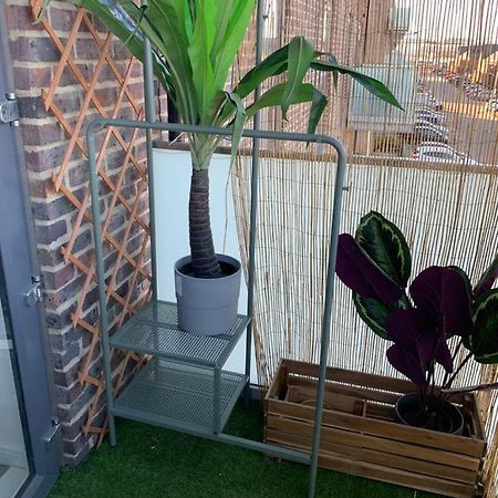 ווסט ת'ורוק Lovely 1-Bed Serviced Apartment With Free Parking מראה חיצוני תמונה