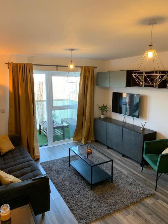 ווסט ת'ורוק Lovely 1-Bed Serviced Apartment With Free Parking מראה חיצוני תמונה
