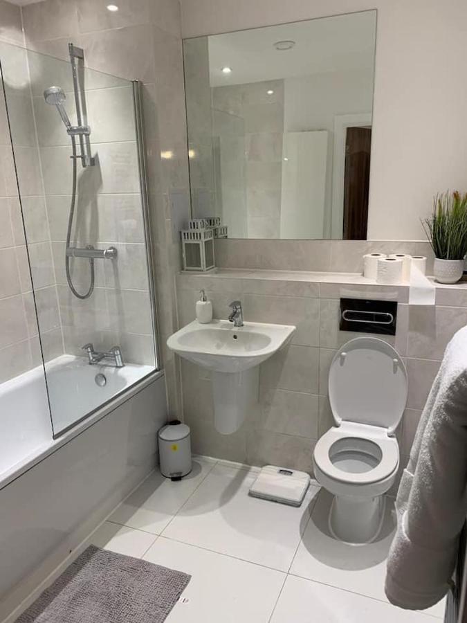 ווסט ת'ורוק Lovely 1-Bed Serviced Apartment With Free Parking מראה חיצוני תמונה