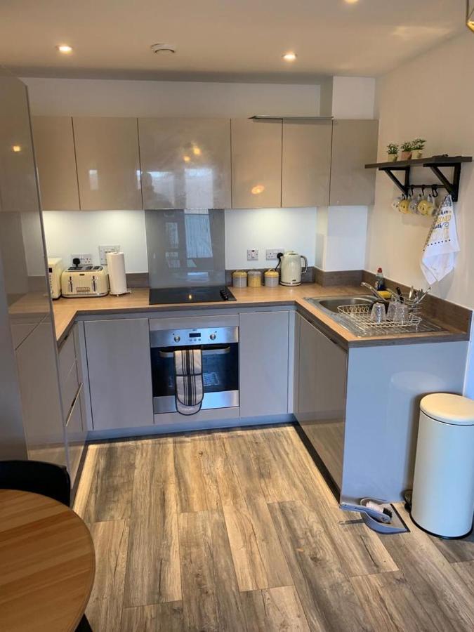 ווסט ת'ורוק Lovely 1-Bed Serviced Apartment With Free Parking מראה חיצוני תמונה
